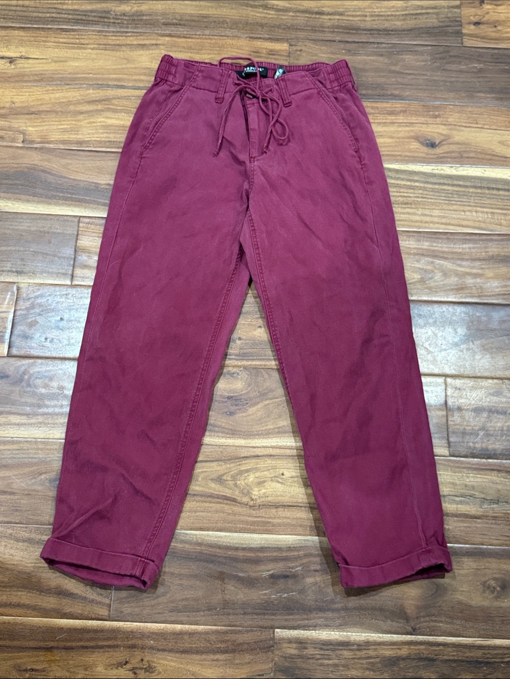 Liverpool Jeans Company Cropped Drawstring Pants in Burgundy